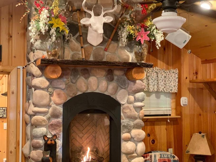 Вилла The Croquet Cabin Your Year Round Romantic Escape Boulder Junction Экстерьер фото